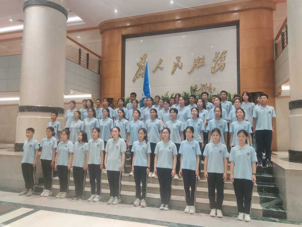 河南省人大常委會舉辦首次機關(guān)開放日，迎來50名初中生“代表”