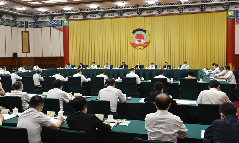 全國政協(xié)召開雙周協(xié)商座談會 圍繞“加快社會適老化改造”協(xié)商議政 王滬寧主持