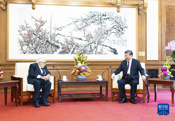 習(xí)近平會(huì)見美國(guó)前國(guó)務(wù)卿基辛格