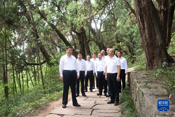 習(xí)近平：推動新時代治蜀興川再上新臺階 奮力譜寫中國式現(xiàn)代化四川新篇章