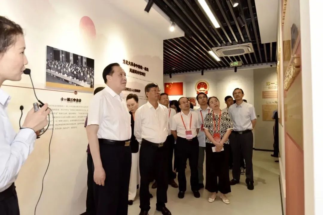 在鎮(zhèn)江全國、江蘇省人大代表開展年中專題調研側記
