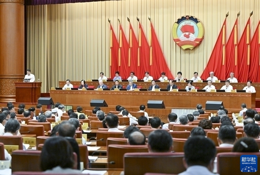 全國政協(xié)十四屆常委會第三次會議舉行全體會議 圍繞“完善科技創(chuàng)新體系，加快實施創(chuàng)新驅(qū)動發(fā)展戰(zhàn)略”進行大會發(fā)言 王滬寧出席