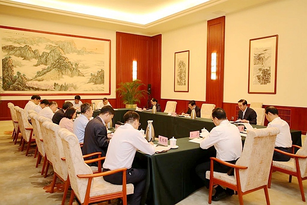  何維在天津調(diào)研地方組織領(lǐng)導(dǎo)班子和代表人士隊(duì)伍建設(shè)