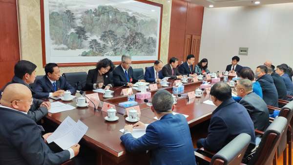  青海省人大常委會(huì)首次召開列席代表見面會(huì)