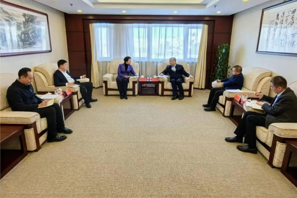  丁仲禮會(huì)見(jiàn)中共遼寧省委常委、統(tǒng)戰(zhàn)部部長(zhǎng)胡立杰一行