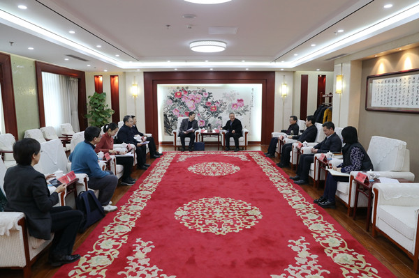  蔡達(dá)峰會(huì)見(jiàn)人民教育出版社黨委書記、社長(zhǎng)黃強(qiáng)一行