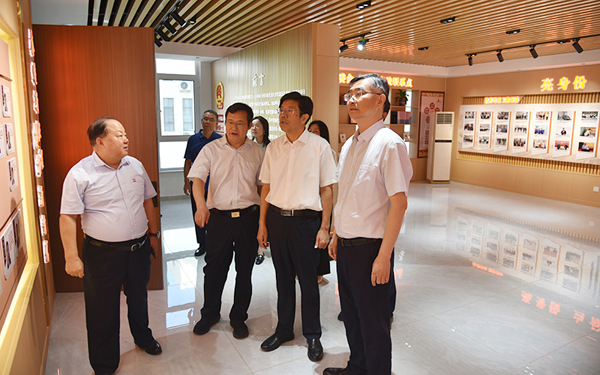 全國人大常委會(huì)副秘書長(zhǎng)、辦公廳研究室主任宋銳到德調(diào)研并看望掛職干部